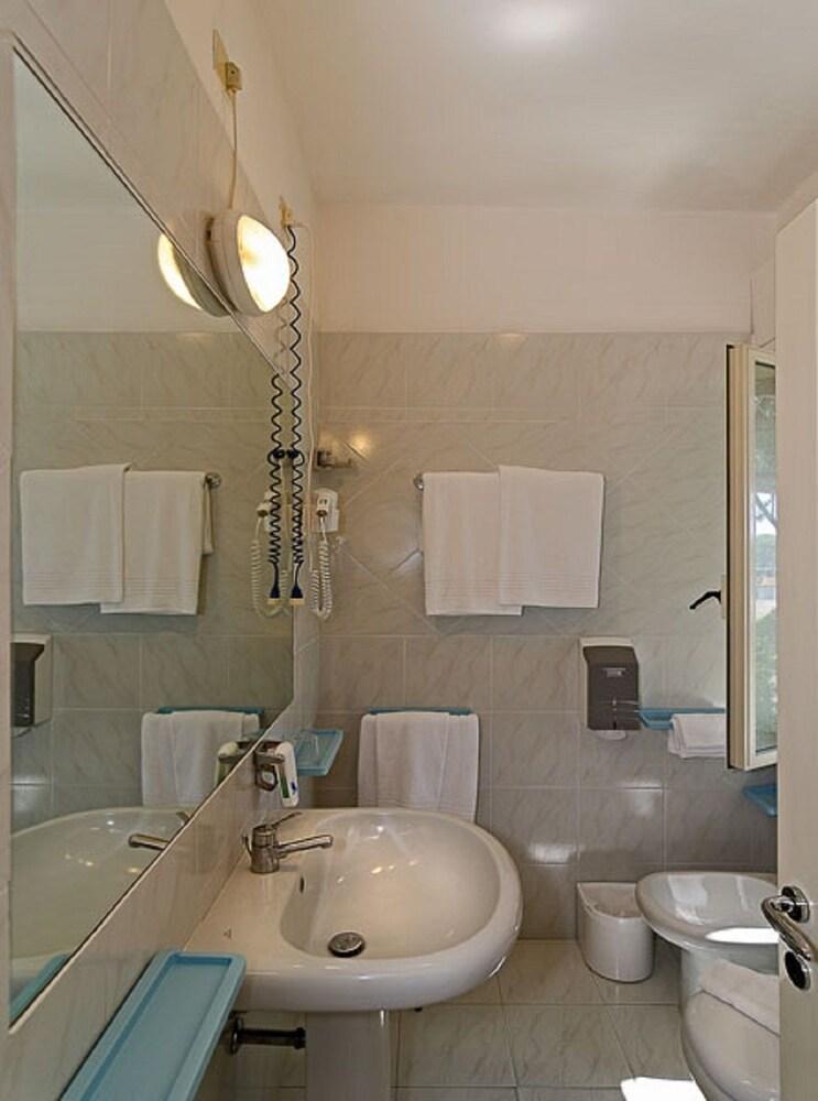 Hotel Le Ginestre Lido di Camaiore Luaran gambar